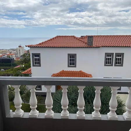 Residencial Pina 3*